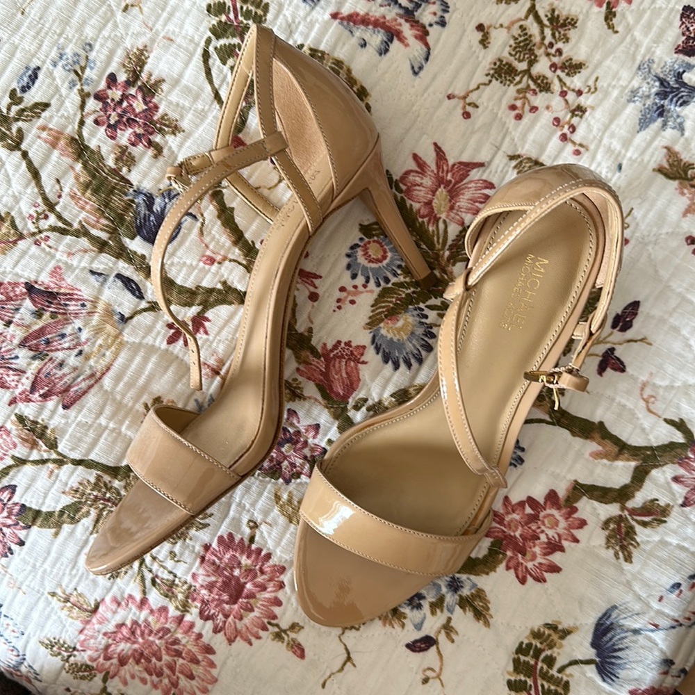 MICHAEL Michael Kors Nude Patent Leather Sandals 7M